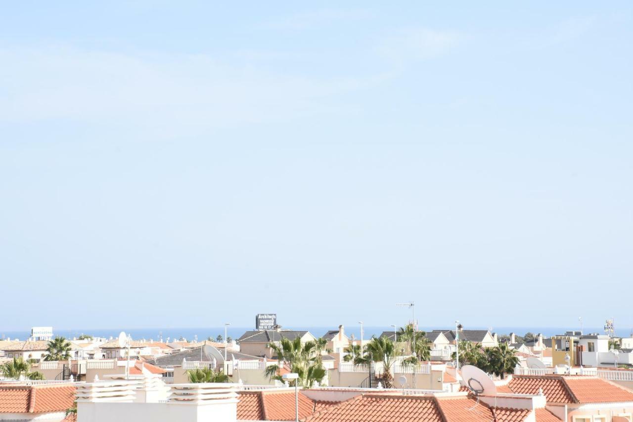 La Zenia Beach Bungalow Hotel Orihuela Exterior photo